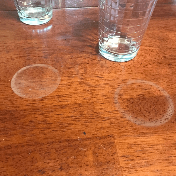 Ahşap Mobilyadaki Su Halkalarını Çıkarmanın Yolları : Kapak Görseli