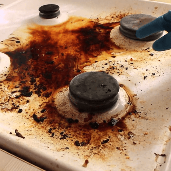 Mutfak Ocağındaki Kararmış Lekeler Nasıl Temizlenir?  : Kapak Görseli